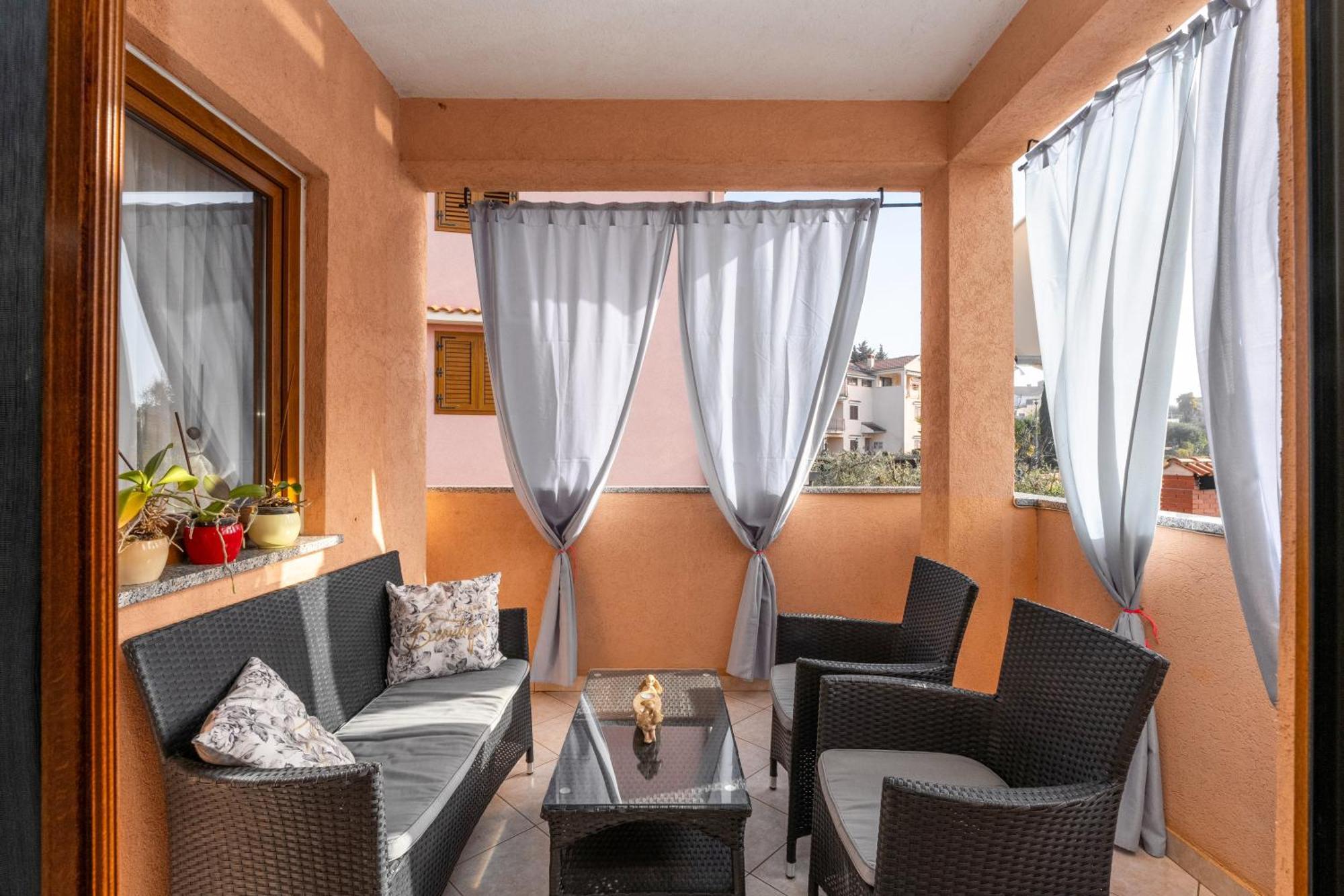 Apartment Morena Porec Exterior photo